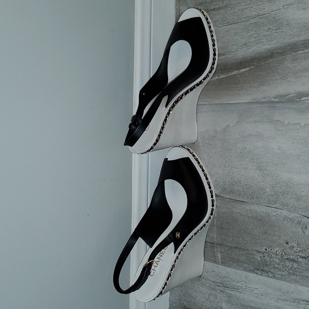 Chanel Slingback - Picture 7 of 8